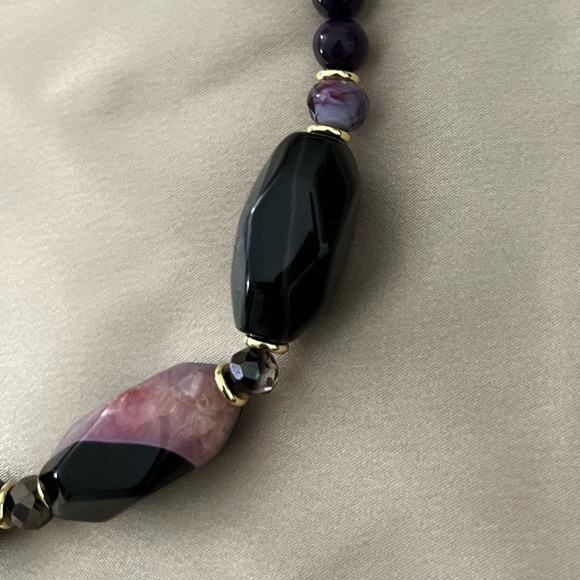 Agate Stone Showstopper Statement Necklace - Picture 7 of 10